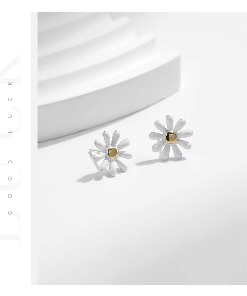 pendientes de plata de ley 925 con diseño de margaritas, aretes sencillos de esmalte blanco