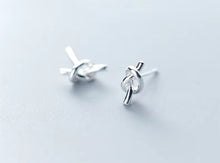 Load image into Gallery viewer, pendientes minimalistas para mujer y niña