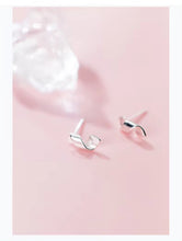 Load image into Gallery viewer, pendientes minimalistas geométricos para mujer, de plata de ley 100% 925 auténtica