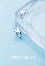 Cargar imagen en el visor de la galería, Venta caliente elegante Fox Tail Hoop pendientes para mujeres