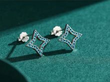 Load image into Gallery viewer, pendientes minimalistas de Plata de Ley 925 para mujer