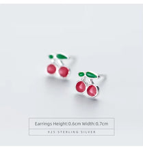 Load image into Gallery viewer, pendientes de esmalte de cereza para niña y mujer