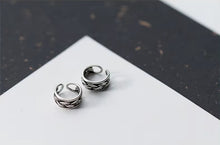 Load image into Gallery viewer, Silver Vintage Stripe Clip pendientes encanto elegante 925 Plata de ley pendiente para mujeres