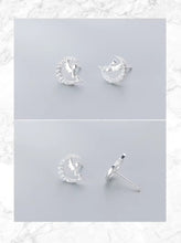 Cargar imagen en el visor de la galería, pendientes de plata esterlina 925 para mujer, aretes con forma de Luna brillante de Ángel bonito