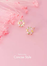Load image into Gallery viewer, pendientes de tuerca de flor de Sol de cristal colorido para mujer