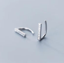 Load image into Gallery viewer, pendientes de plata de ley 925 con forma de U para mujer, joyería fina con forma de letra de circón brillante