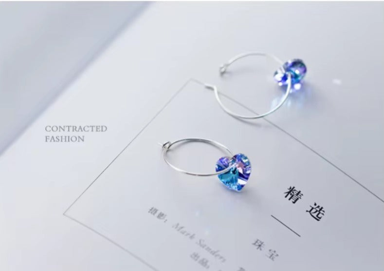 Pendientes de aro de oscilación de cristal azul brillante para mujer