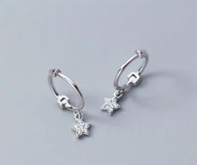 Load image into Gallery viewer, pendientes de plata de primera ley y circón para mujer, aretes pequeños, plata esterlina 100%