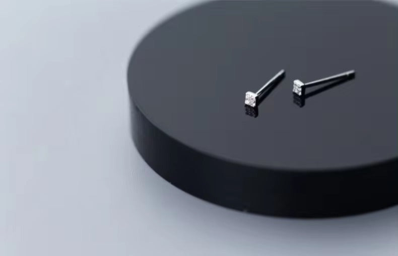 pendientes pequeños de plata de ley 100% y Circonia cúbica para mujer