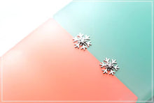 Cargar imagen en el visor de la galería, pendientes románticos de circonita con forma de copo de nieve para mujer, joyería auténtica