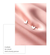 Cargar imagen en el visor de la galería, pendientes sencillos de Plata de Ley 925 con forma de corazón