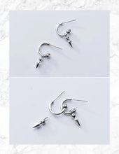 Cargar imagen en el visor de la galería, pendientes de tuerca de semicírculo de cono de columpio Punk Rock para mujer