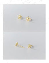 Load image into Gallery viewer, Mini pendientes de plata de ley 100% con forma de flor para mujer