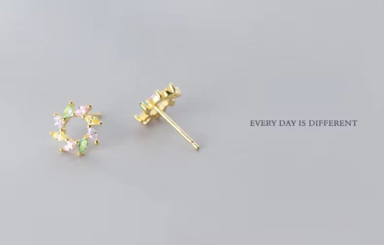 pendientes de tuerca de flor de Sol de cristal colorido para mujer