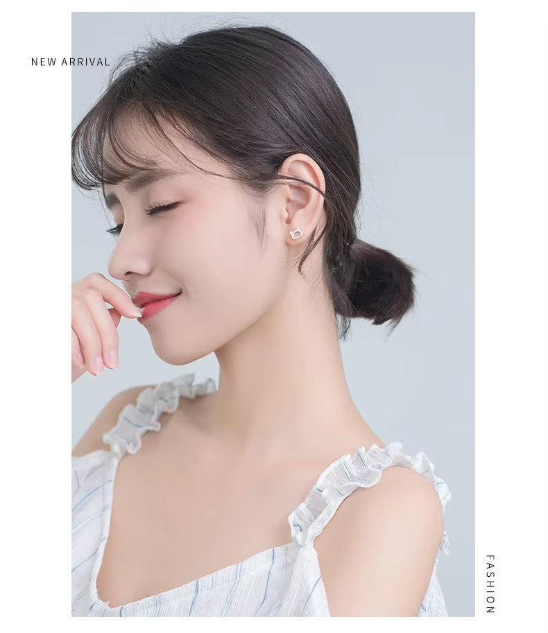 pendientes de plata de ley 925 con diseño de gato y hueso para mujer, aretes pequeños