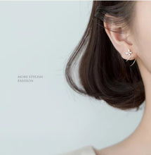 Load image into Gallery viewer, pendientes de plata de ley 925 con forma de mariposa para mujer, aretes pequeños con forma de mariposa en espiral