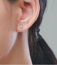 Load image into Gallery viewer, pendientes de plata de ley 925 con forma de lágrima para mujer, aretes pequeños de circonita
