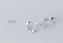 Load image into Gallery viewer, Pendientes minimalistas de Plata de Ley 925 para Mujer