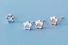Load image into Gallery viewer, pendientes de plata de ley 925 con forma de pata de perro para mujer, aretes de circonita brillante