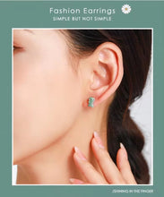 Cargar imagen en el visor de la galería, pendientes de tuerca de dinosaurio para mujer