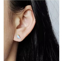 Load image into Gallery viewer, pendientes de plata de ley 925 con diseño de pájaro esmaltado