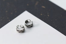 Load image into Gallery viewer, Vintage Stripe Clip pendientes encanto elegante 925 Plata de ley pendiente para mujeres
