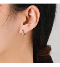 Load image into Gallery viewer, pendientes de aro de Plata de Ley 925 con corazones de amor