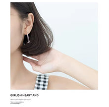 Load image into Gallery viewer, pendientes de plata de ley 925 con forma triangular para mujer