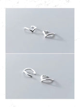 Load image into Gallery viewer, pendientes de plata de ley 925 con forma de V para mujer, aretes con Clips brillantes