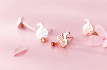 Load image into Gallery viewer, pendientes de plata de ley 100% con forma de ardilla para mujer