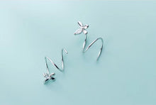 Load image into Gallery viewer, pendientes de plata de ley 925 con forma de mariposa para mujer, aretes pequeños con forma de mariposa en espiral