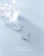 Cargar imagen en el visor de la galería, Simple lindo gato Luna pendientes encanto 925 Plata de Ley Animal cola pequeña joyería para mujeres