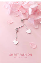 Load image into Gallery viewer, pendientes de plata esterlina 925 auténtica para mujer, aretes colgantes de corazones de línea Simple