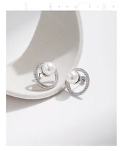 Load image into Gallery viewer, pendientes de plata de ley 925 con perlas de cristal