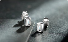 Load image into Gallery viewer, exquisitos pendientes de plata de ley 925 con corte de Esmeralda AAAAA