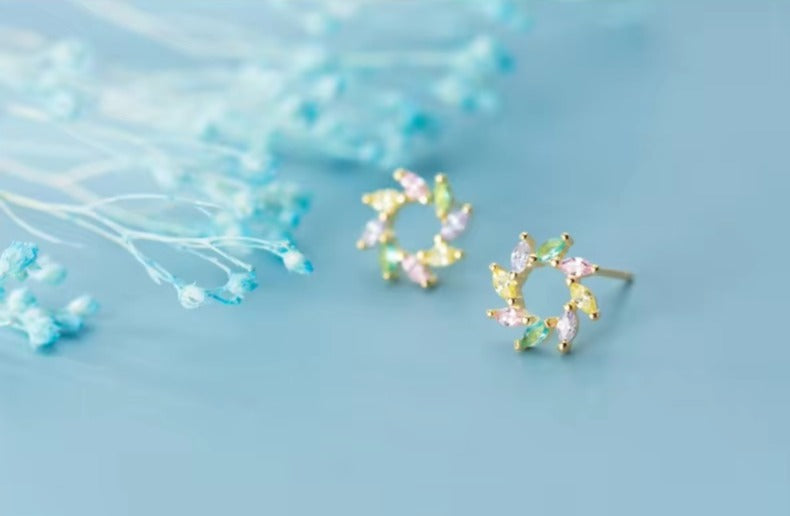 pendientes de tuerca de flor de Sol de cristal colorido para mujer