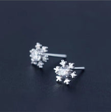 Load image into Gallery viewer, invierno Simple copo de nieve 3 colores claro CZ joyería moda 925 plata esterlina