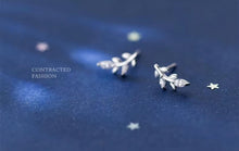 Cargar imagen en el visor de la galería, pendientes de tuerca de árbol de hojas pequeñas y lindas para mujer, accesorios coreanos de Plata de Ley 925          e2