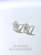 Load image into Gallery viewer, pendientes de plata de ley 925 con forma de copo de nieve