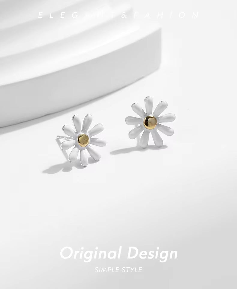 pendientes de plata de ley 925 con diseño de margaritas, aretes sencillos de esmalte blanco