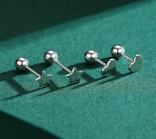 Load image into Gallery viewer, pendientes minimalistas de plata de ley 100% 925 para mujer y niña, aretes pequeños