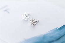 Cargar imagen en el visor de la galería, pendientes románticos de circonita con forma de copo de nieve para mujer, joyería auténtica