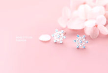 Load image into Gallery viewer, pendientes de plata de ley 925 con forma de copo de nieve para mujer