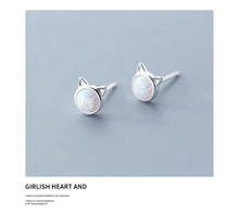 Load image into Gallery viewer, pendientes de plata de ley 925 con forma de gato, joyería fina con diseño de ópalo