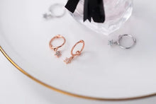 Load image into Gallery viewer, pendientes de plata de primera ley y circón para mujer, aretes pequeños, plata esterlina 100%