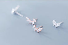 Cargar imagen en el visor de la galería, pendientes de tuerca de pluma de circón transparente para mujer, rombos brillantes