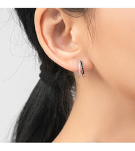 Load image into Gallery viewer, pendientes de aro de Plata de Ley 925 con circonita blanca y negra para mujer