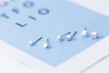 Load image into Gallery viewer, pendientes de plata de ley 925 auténtica para mujer, aretes cuadrados esmerilados en 3D