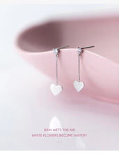 Load image into Gallery viewer, pendientes de plata esterlina 925 auténtica para mujer, aretes colgantes de corazones de línea Simple
