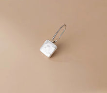 Load image into Gallery viewer, pendientes de plata de ley 925 con forma cuadrada para mujer